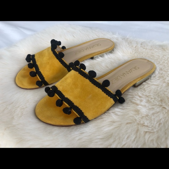 sandals - Picture 3 of 3